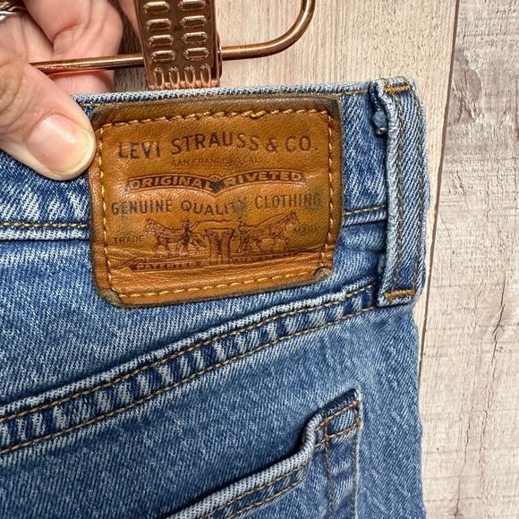 Levi's Light Blue Cropped Jeans - Picture 7 of 14